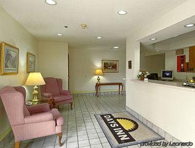 Days Inn By Wyndham Fremont Interior foto